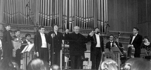 From left to right: conductors Alvaro Manzano (Ecuador), Lygia O'Riordan (Ireland), Gennadij Rozhdestvensky and Ramiro Soriano (Bolivia) with Ensemble XXI Moscow, after one of the Bolshoi Zal concerts