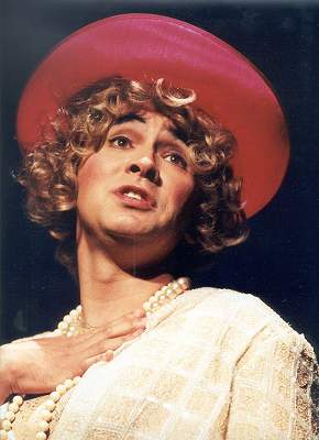 Kevin Kyle as Arnalta in the Royal Academy of Music's 'L'Incoronazione di Poppea'. Photo © 2002 Jonathan Dockar-Drysdale