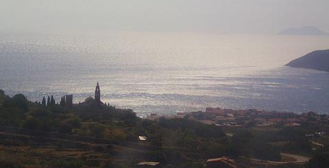 Looking out to sea towards Bisevo from Komiza. Photo © 2003 Keith Bramich