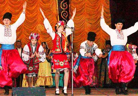 Ukrainian dance in Darinsky, just for us. Photo © 2004 Howard Smith