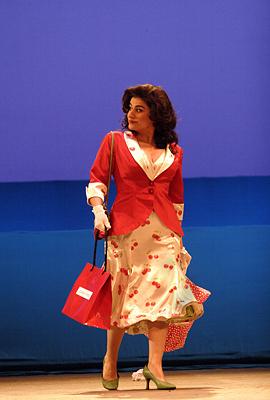 Cecilia Bartoli as Fiorilla. Photo © Catherine Ashmore