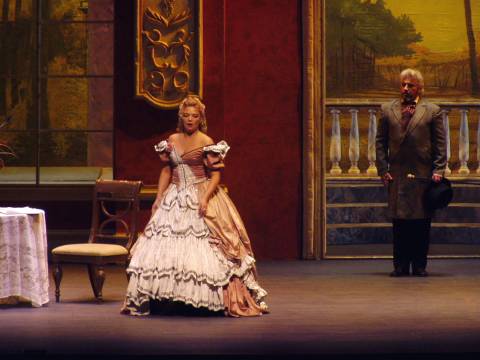 Marina Viskvorkina as Violetta and Vladimir Samsonov as Giorgio Germant in Act II of 'La Traviata'