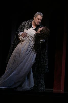 Ferruccio Furlanetto as King Philip II and Annalisa Raspagliosi as Elisabetta in the LA Opera production of Verdi's 'Don Carlo'. Photo © 2006 Robert Millard