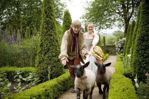 Aminta (Cora Burggraaf) and Elisa (Lucy Crowe) bring rustic charm to a rather woolly opera. Photo © 2007 Johan Persson