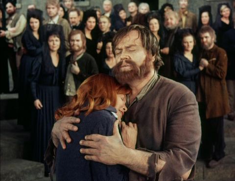 Leonora (Anja Silja) and Florestan (Richard Cassilly), reunited at the end of 'Fidelio'. DVD screenshot © 2007 Arthaus Musik GmbH 