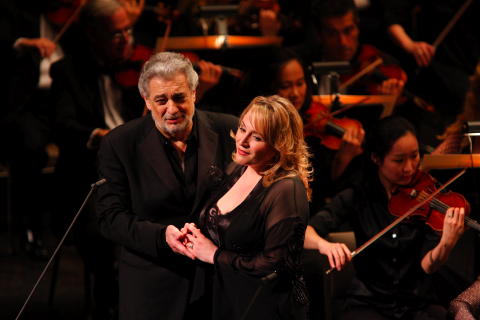 Plácido Domingo and Patricia Racette. Photo © 2008 Robert Millard