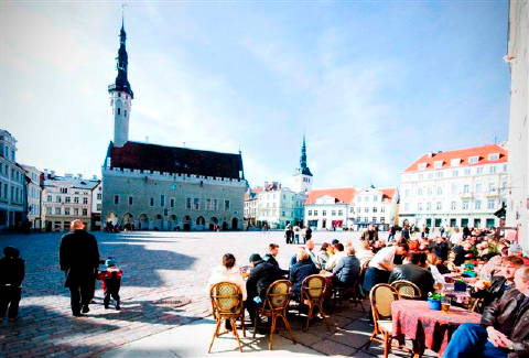 Town Hall Square, Tallinn. Photo © 2008 Peter Howell