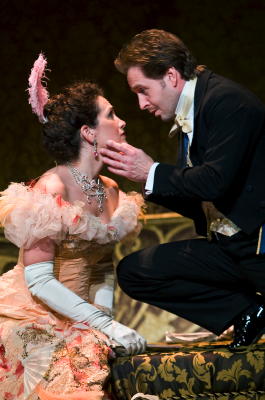 Fiona Murphy as Valencienne and Alfie Boe as Camille de Rosillon in English National Opera's 'The Merry Widow'. Photo © 2008 Clive Barda